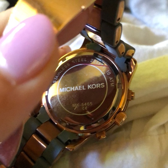 Michael Kors grey and rose gold hardware watch - Picture 6 of 7